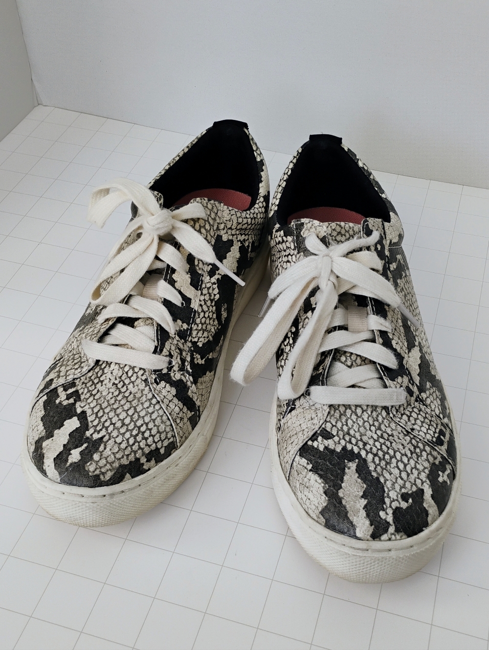 Dr Scholls "No Bad Vibes" Snakeskin Print Lace Up Oxford Sneaker Women's 8.5